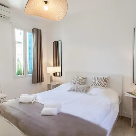 3p Au Coeur De Juan Les Pins Αντίμπ