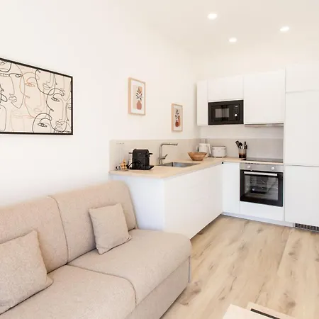 3p Au Coeur De Juan Les Pins *